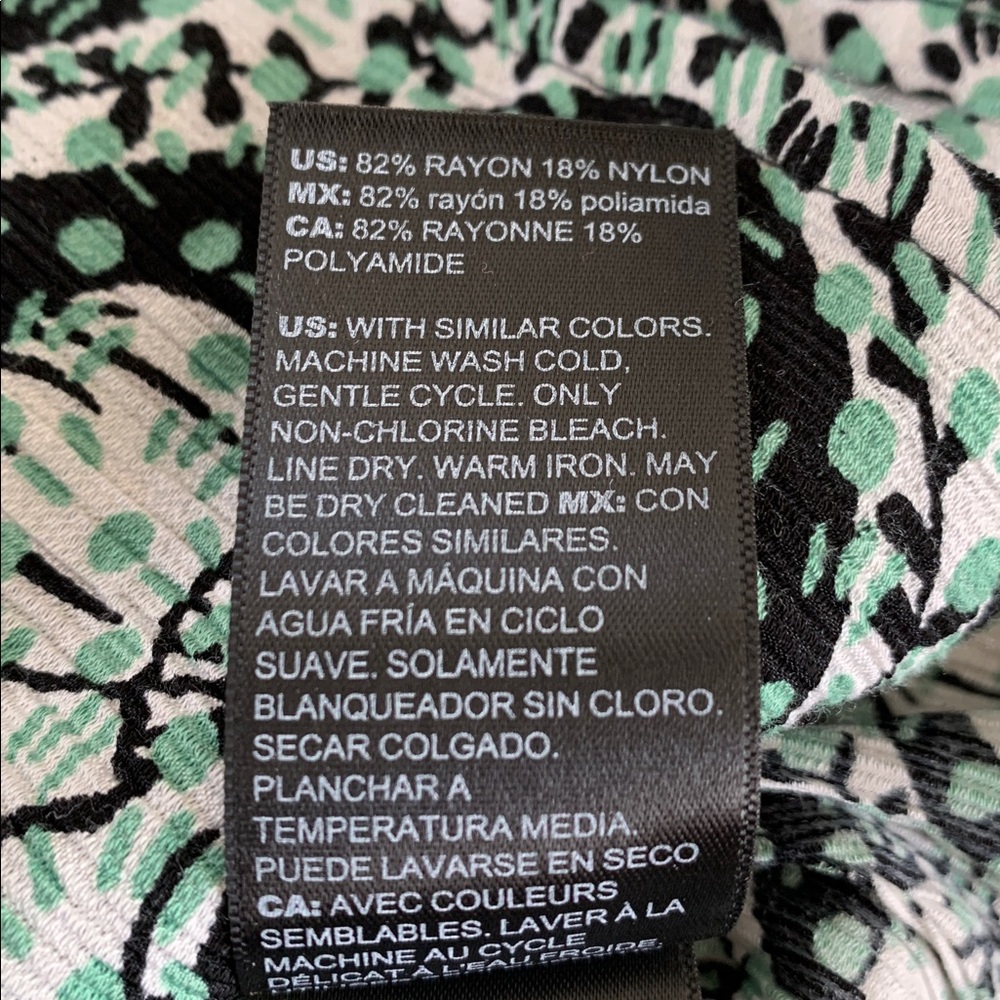 White House Black Market Crinkle Blouse - Picture 13 of 15